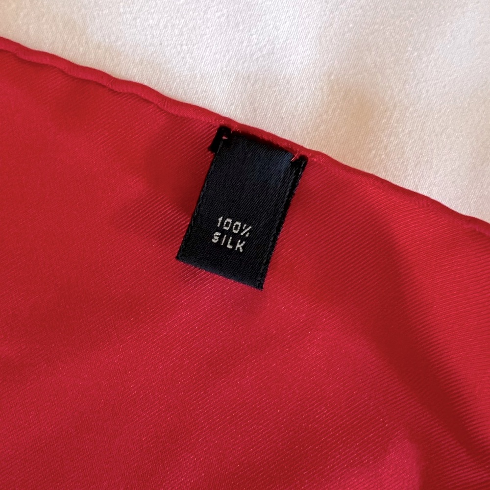 Burberry Red and Beige Checkered 100% silk scarf - Picture 5 of 5